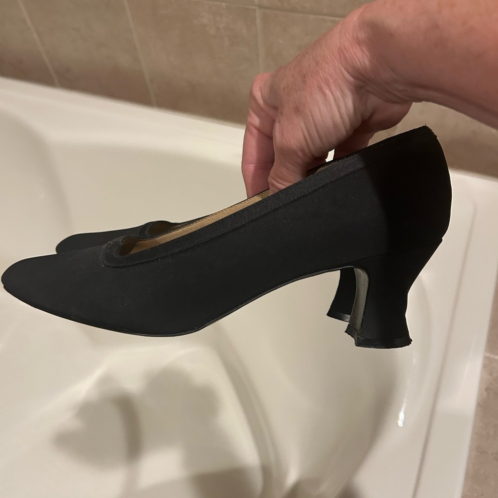 Nina Classic Black Heels